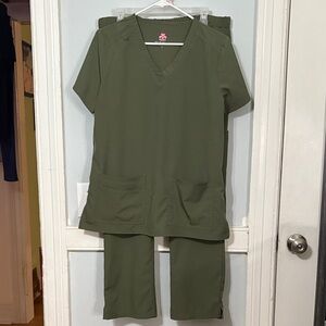 Olive Green Scrub Set Large/Large Petite